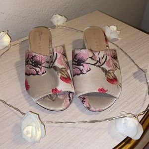 KELLY & KATIE 6 ivory embroidered floral heeled mule